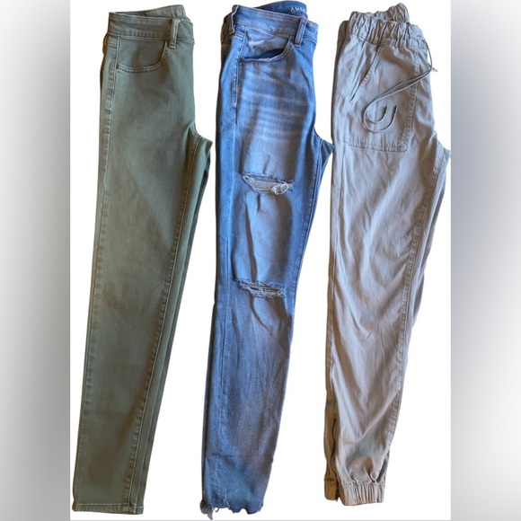 Bundle of 3 American Eagle Size 6 Pants - Jeggings, Joggers, Distressed Jeans - Picture 1 of 7